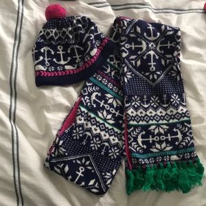 Vineyard Vines matching scarf and hat set!